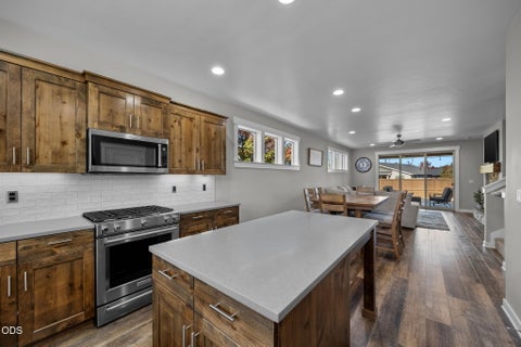 Tiny photo for 4395 SW 36th Street, Redmond, OR 97756 (MLS # 220229934)