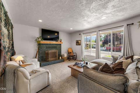 Tiny photo for 1310 SE Perry Street, Grants Pass, OR 97526 (MLS # 220227204)
