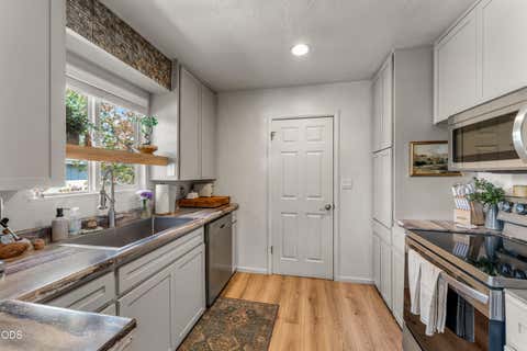 Tiny photo for 1310 SE Perry Street, Grants Pass, OR 97526 (MLS # 220227204)