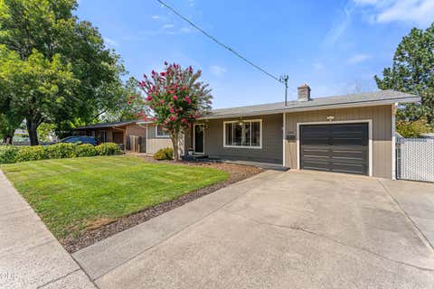 Photo of 1310 SE Perry Street, Grants Pass, OR 97526 (MLS # 220227204)