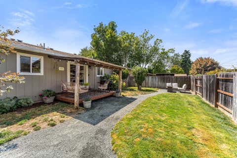Tiny photo for 1310 SE Perry Street, Grants Pass, OR 97526 (MLS # 220227204)