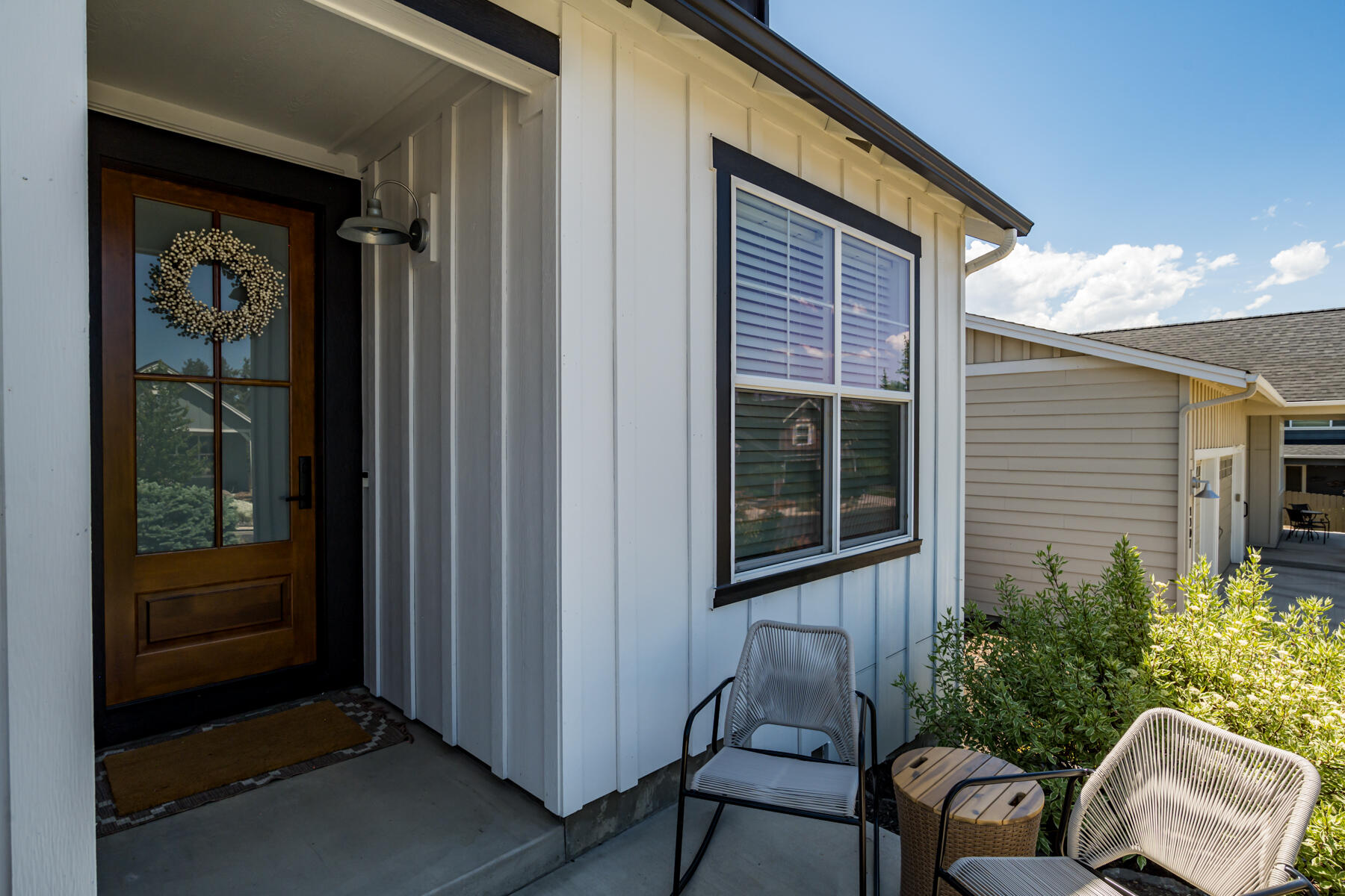 1301 NE Hoover Loop