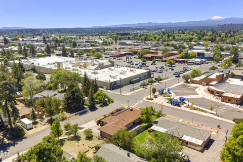 Tiny photo for 408 NE Hawthorne Avenue, Bend, OR 97701 (MLS # 220223745)