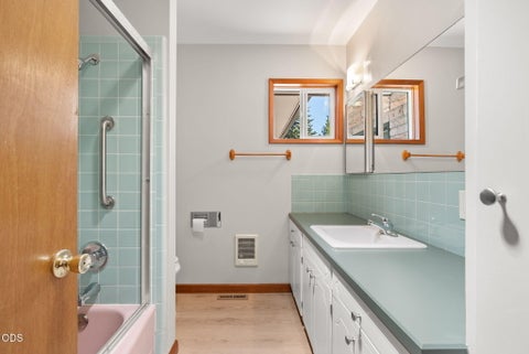 Tiny photo for 408 NE Hawthorne Avenue, Bend, OR 97701 (MLS # 220223745)