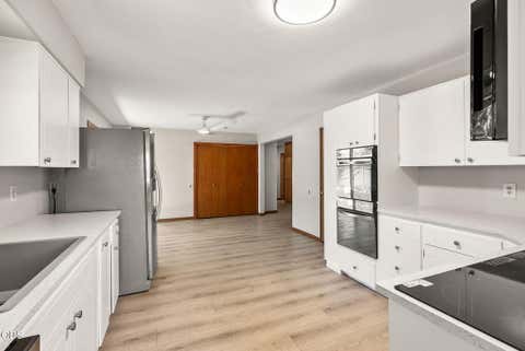 Tiny photo for 408 NE Hawthorne Avenue, Bend, OR 97701 (MLS # 220223745)