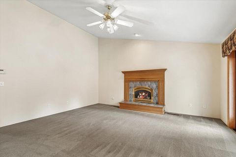 Tiny photo for 133 Kingsgate Way, Grants Pass, OR 97527 (MLS # 220219640)