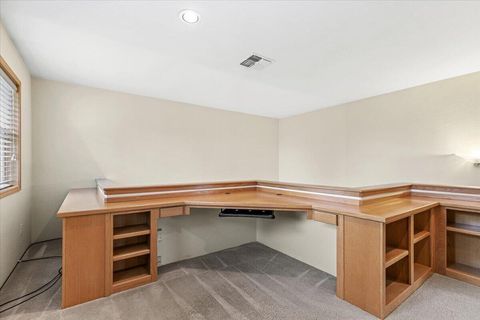 Tiny photo for 133 Kingsgate Way, Grants Pass, OR 97527 (MLS # 220219640)