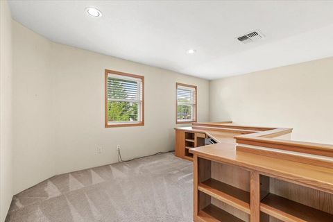 Tiny photo for 133 Kingsgate Way, Grants Pass, OR 97527 (MLS # 220219640)