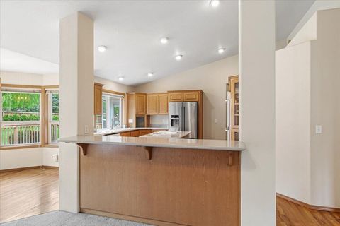 Tiny photo for 133 Kingsgate Way, Grants Pass, OR 97527 (MLS # 220219640)