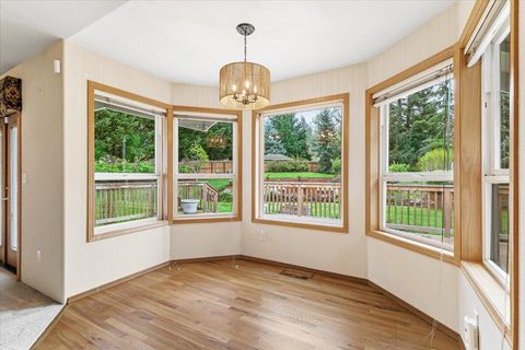 Tiny photo for 133 Kingsgate Way, Grants Pass, OR 97527 (MLS # 220219640)