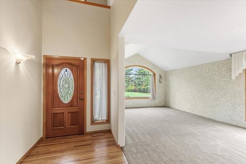 Tiny photo for 133 Kingsgate Way, Grants Pass, OR 97527 (MLS # 220219640)