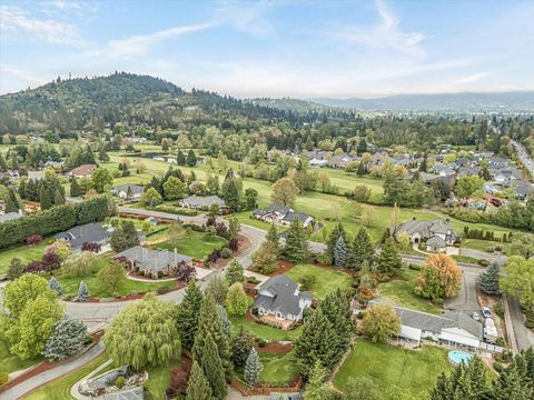 Tiny photo for 133 Kingsgate Way, Grants Pass, OR 97527 (MLS # 220219640)