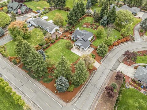 Tiny photo for 133 Kingsgate Way, Grants Pass, OR 97527 (MLS # 220219640)