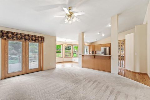 Tiny photo for 133 Kingsgate Way, Grants Pass, OR 97527 (MLS # 220219640)