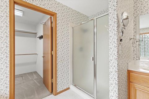 Tiny photo for 133 Kingsgate Way, Grants Pass, OR 97527 (MLS # 220219640)