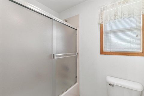 Tiny photo for 133 Kingsgate Way, Grants Pass, OR 97527 (MLS # 220219640)