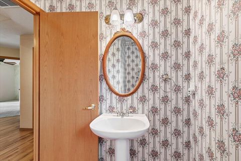 Tiny photo for 133 Kingsgate Way, Grants Pass, OR 97527 (MLS # 220219640)