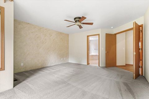Tiny photo for 133 Kingsgate Way, Grants Pass, OR 97527 (MLS # 220219640)