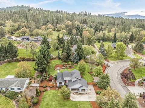 Tiny photo for 133 Kingsgate Way, Grants Pass, OR 97527 (MLS # 220219640)