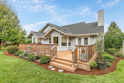 Tiny photo for 133 Kingsgate Way, Grants Pass, OR 97527 (MLS # 220219640)