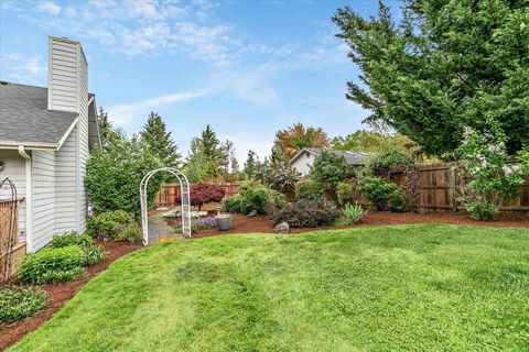 Tiny photo for 133 Kingsgate Way, Grants Pass, OR 97527 (MLS # 220219640)