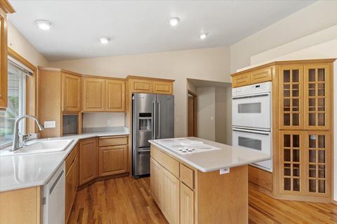 Tiny photo for 133 Kingsgate Way, Grants Pass, OR 97527 (MLS # 220219640)