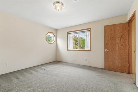 Tiny photo for 133 Kingsgate Way, Grants Pass, OR 97527 (MLS # 220219640)