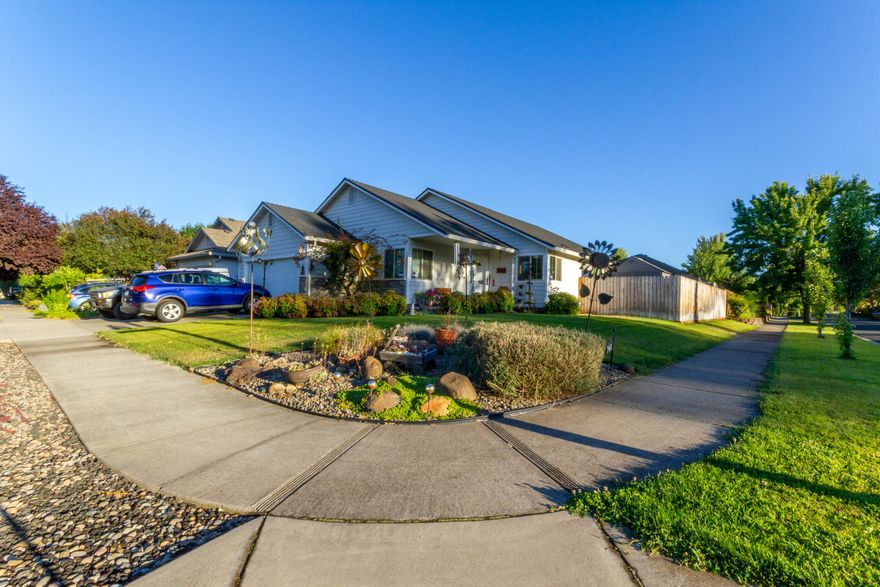 Run! Don't walk! Homes in this neighborhood do not come available that often. Great family home with a large corner lot in the desirable Hampton Place subdivision. This home has a open floor plan with a spacious feel. The kitchen has a pantry, and abundance of counter space, it is ideal for entertaining as it opens to the large family room with vaulted ceilings. The master bedroom also has vaulted ceilings, large walk in closet and double vanities in the master bath. The owner has put on a new roof, new kitchen appliances, tankless water heater and extended the backyard. The backyard has two patio areas, raised garden beds and place to put your hot tub. This home is centrally located and minutes to Jacksonville. Call for your showing today.