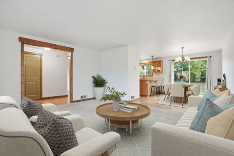 Tiny photo for 2500 NW Summerhill Drive, Bend, OR 97703 (MLS # 220215176)