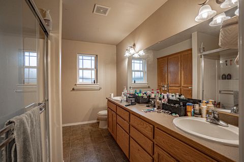 Tiny photo for 1672 SW Waterstone Drive, Grants Pass, OR 97527 (MLS # 220213030)