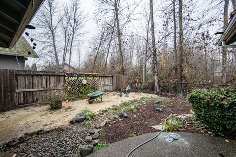 Tiny photo for 1672 SW Waterstone Drive, Grants Pass, OR 97527 (MLS # 220213030)