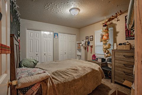 Tiny photo for 1672 SW Waterstone Drive, Grants Pass, OR 97527 (MLS # 220213030)