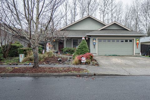 Tiny photo for 1672 SW Waterstone Drive, Grants Pass, OR 97527 (MLS # 220213030)
