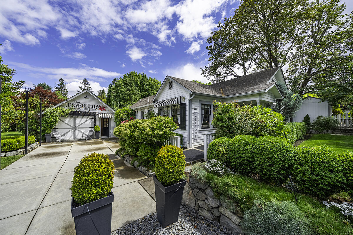 Photo 1 of 53 — 215 S 4th Street, Jacksonville, OR 97530