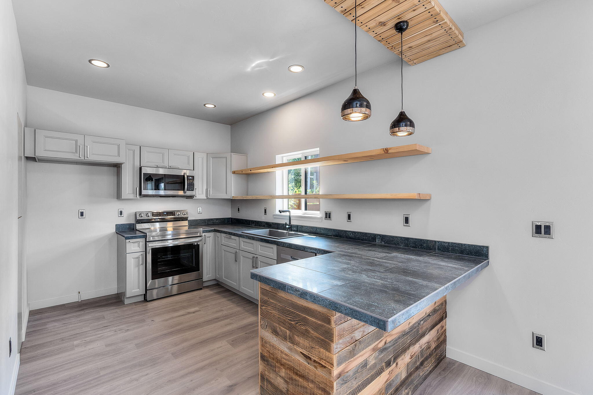 Keystone Terrace - Residential Income