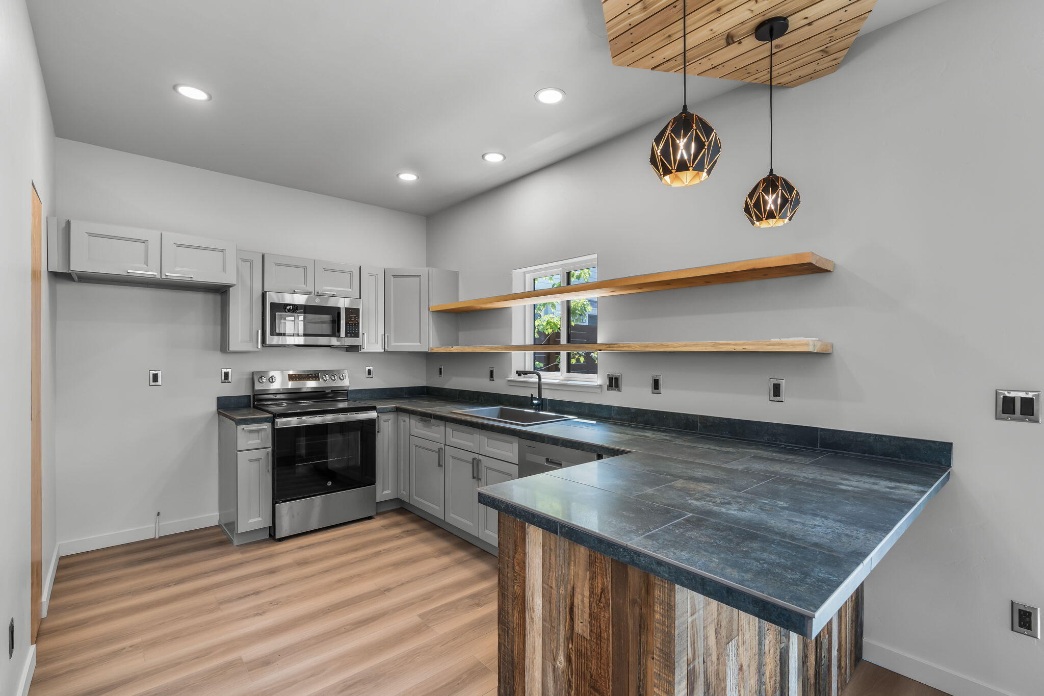 Keystone Terrace - Residential Income