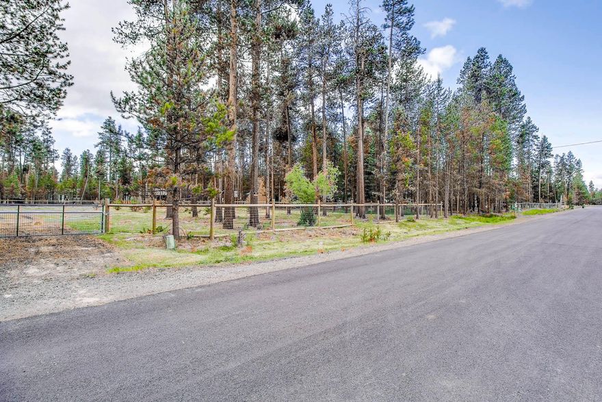 Looking for a beautifully maintained lot for your dream home?Have you considered the popular Oregon Water Wonderland neighborhood? This community has private Deschutes River access just up the road! Visit the dock at Snow Goose Ct! Looking for more adventure in your life? Make Central Oregon your home and adventure will be at your front door! Volcanoes, lava flows, caves, bike trails, paved walking trails, countless lakes, rivers, fine dining and so much more.