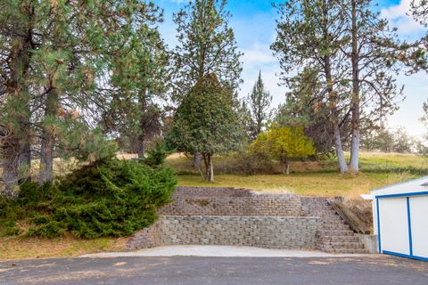 Tiny photo for 6691 NW 17th Street, Terrebonne, OR 97760 (MLS # 220211927)