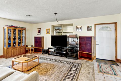 Tiny photo for 6691 NW 17th Street, Terrebonne, OR 97760 (MLS # 220211927)