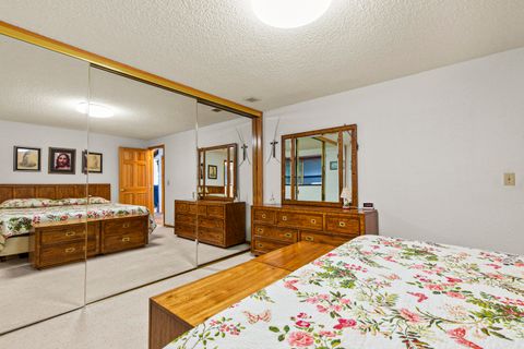 Tiny photo for 6691 NW 17th Street, Terrebonne, OR 97760 (MLS # 220211927)