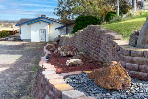 Tiny photo for 6691 NW 17th Street, Terrebonne, OR 97760 (MLS # 220211927)