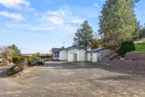 Tiny photo for 6691 NW 17th Street, Terrebonne, OR 97760 (MLS # 220211927)