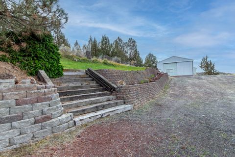 Tiny photo for 6691 NW 17th Street, Terrebonne, OR 97760 (MLS # 220211927)