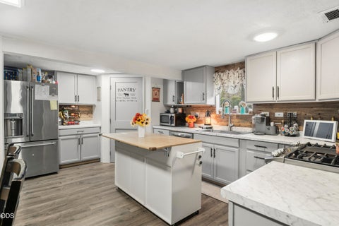 Tiny photo for 2307 SE Willowdale Lane, Prineville, OR 97754 (MLS # 220229913)