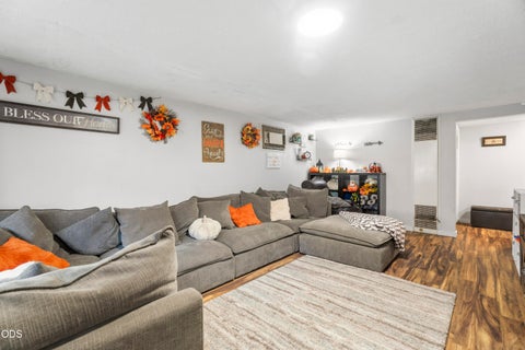 Tiny photo for 2307 SE Willowdale Lane, Prineville, OR 97754 (MLS # 220229913)