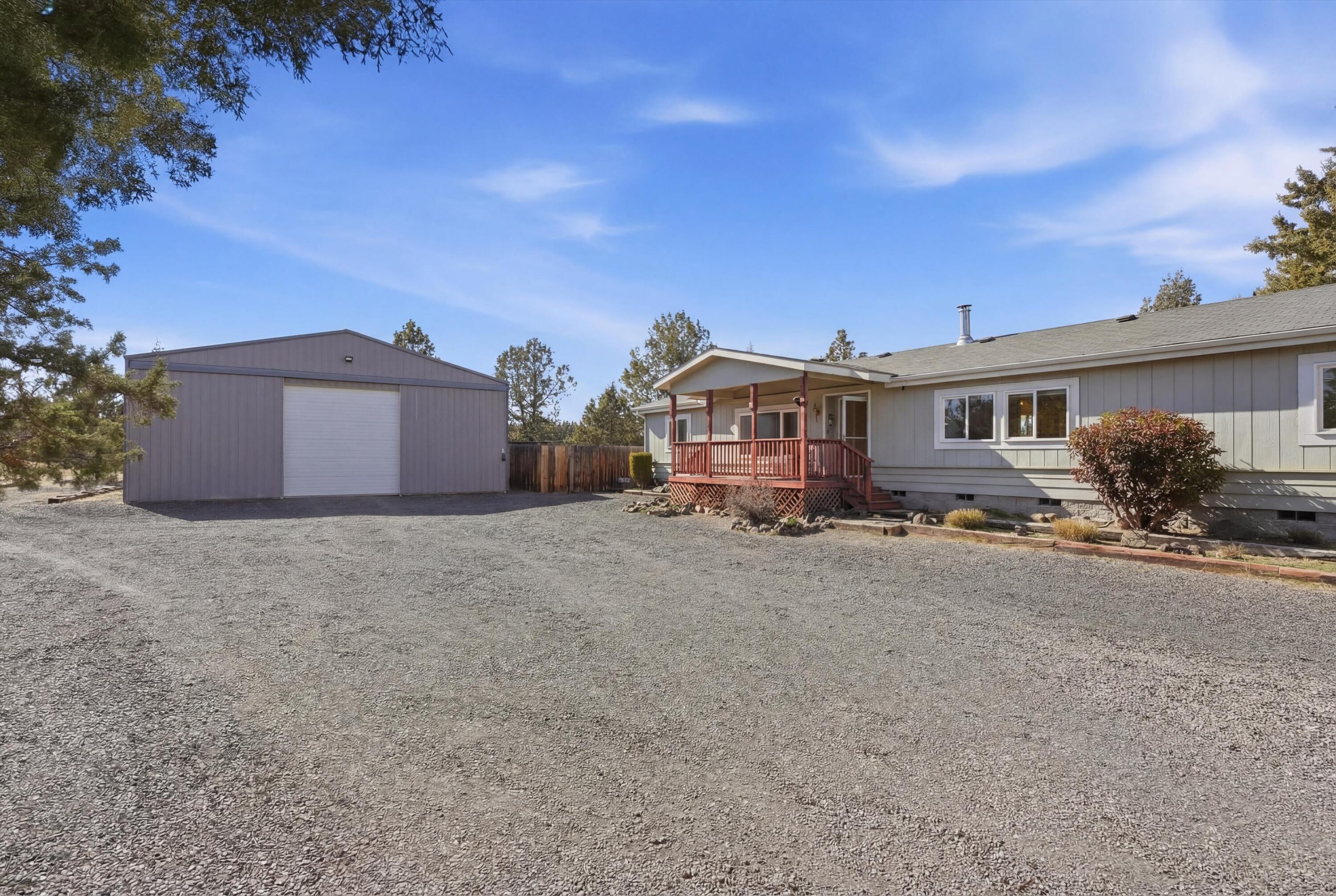 8710 NW Parkey Drive