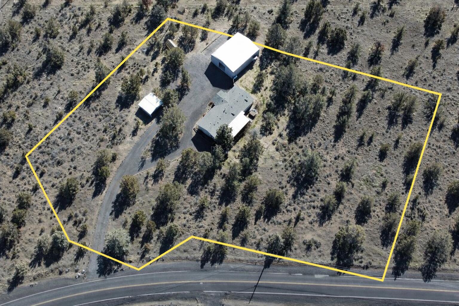 8710 NW Parkey Drive