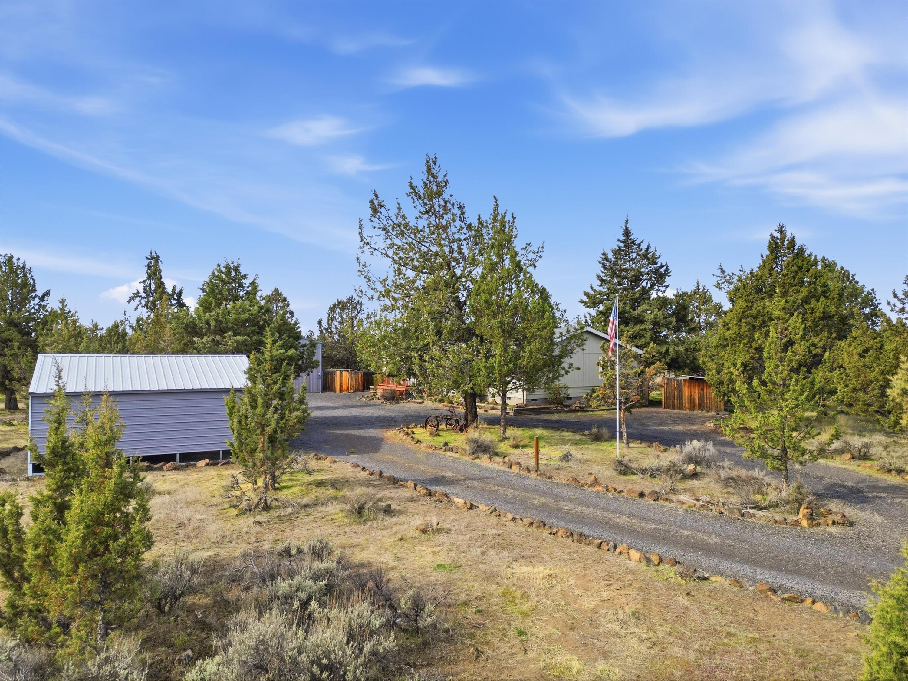 8710 NW Parkey Drive