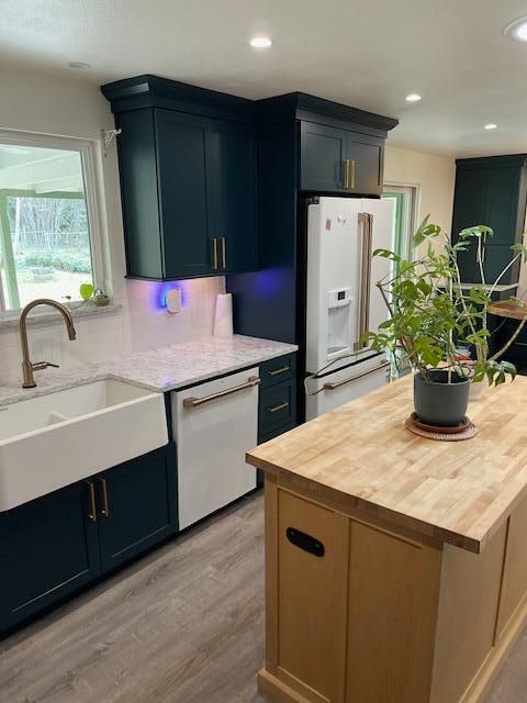 Tiny photo for 427 Lofland Lane, Williams, OR 97544 (MLS # 220214070)