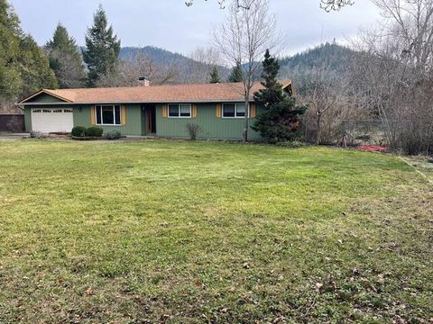 Photo of 427 Lofland Lane, Williams, OR 97544 (MLS # 220214070)